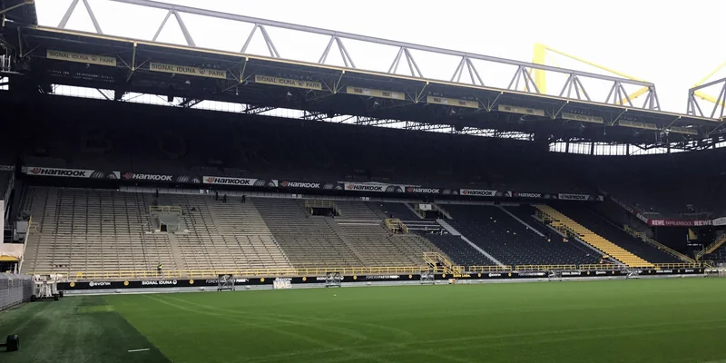 Blick in den Signal-Iduna-Park in Dortmund